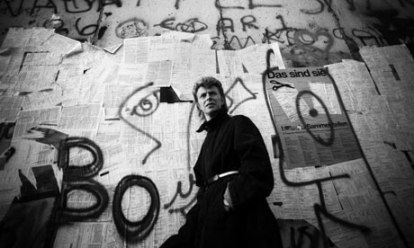 David Bowie at the Berlin Wall